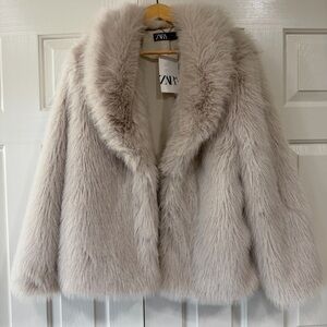 Brand New with tags Zara Beige White Faux Fur Coat Jacket Size XL